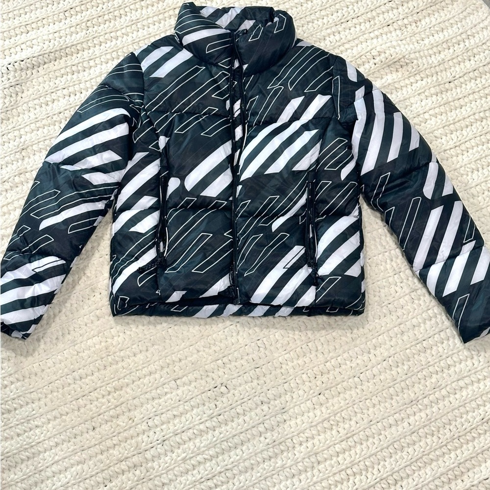 SUPERDRY  sportstyle statement puffer jacket. Size US 6. Black green and white
